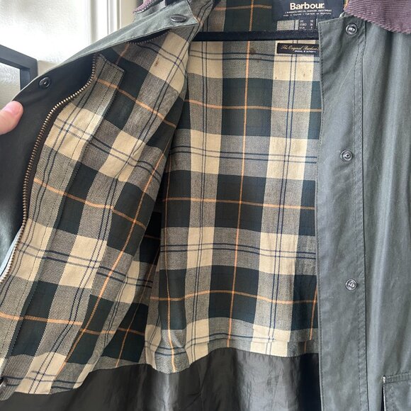 Barbour Women’s Classic Beadnell Jacket | Size 6 - Picture 3 of 5